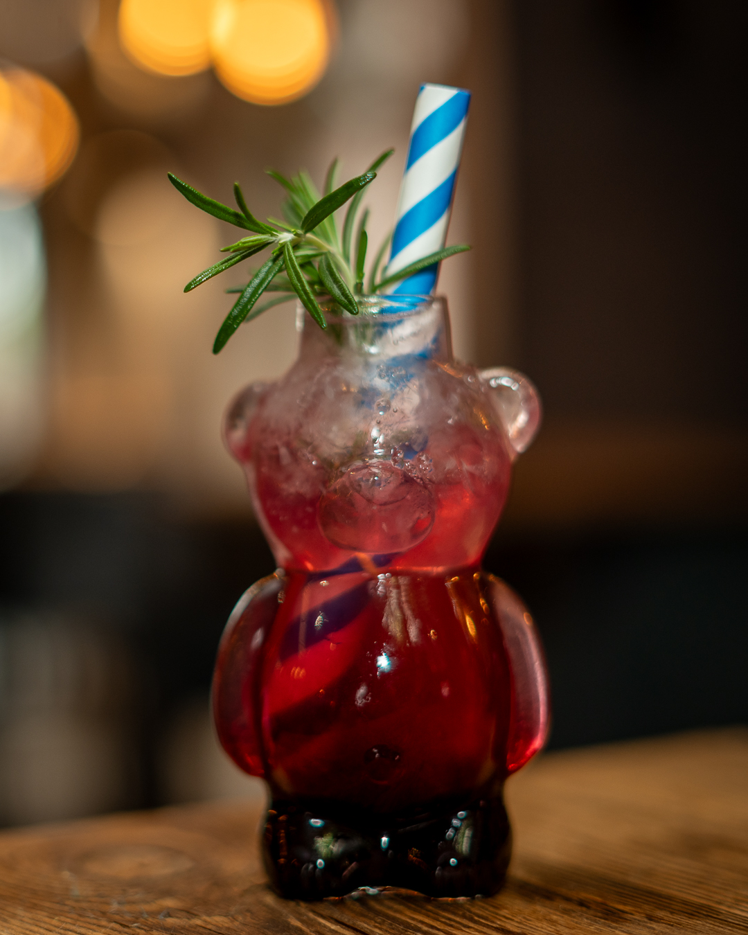 Leo-Kalsdorf-Restaurant-Abend-Speisekarte-Drink-Gin
